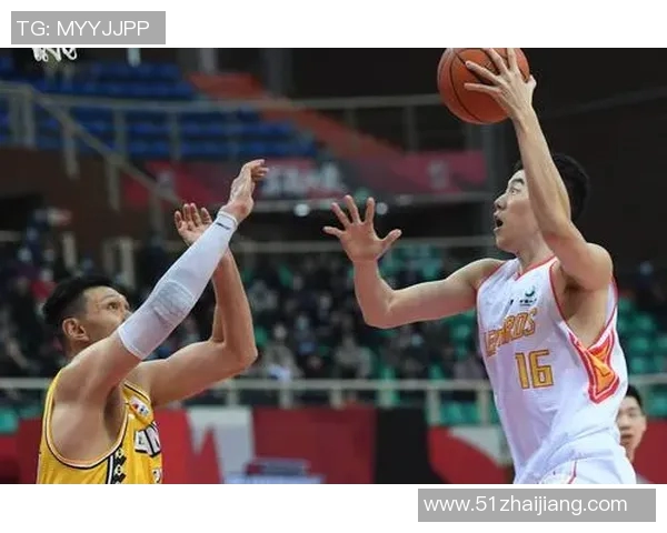 深圳篮球队盯防策略分析及其在比赛中的成效与不足之处探讨